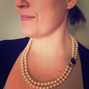 Vintage faux pearls w/ black onyx clasp
